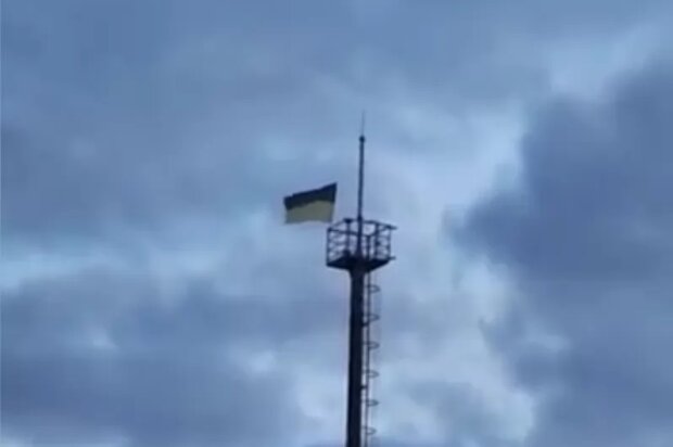 У Криму партизани підняли український прапор (відео)