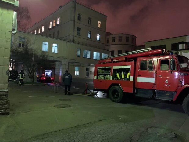 В лікарні на бульварі Шевченка під час ліквідації пожежі рятували пацієнтів
