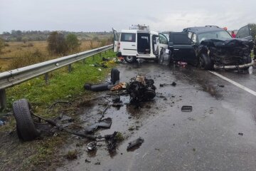 Внаслідок зіткнення автомобілів за участі жителя Києва та Рави-Руської на Львівщині — загинуло троє людей