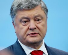 Історія з Мальдівами: Порошенко не прийшов на допит