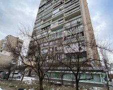 У Києві з вікна 15 поверху випала 1,5-річна дитина
