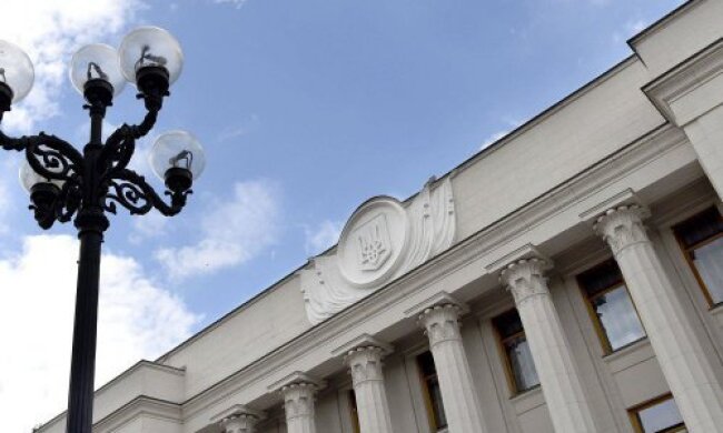 Нардепи зібрали підписи для позачергового засідання Ради