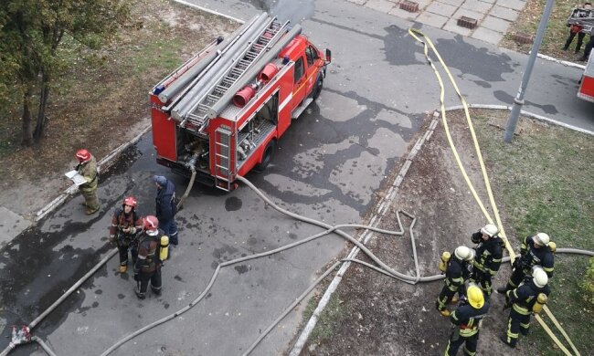 Під час пожежі в лікарні швидкої допомоги хірурги оперували