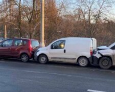 Масова ДТП в Києві: на Голосіївському зіткнулися відразу чотири авто