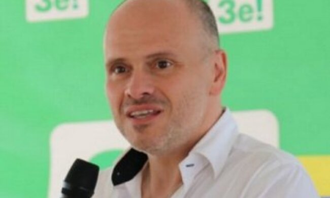 “Х*й їм в ж*пу” – “слугу народу” піймали на переписці