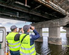 Влада анонсувала перший тендер з реставрації аварійного мосту Патона