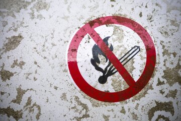 Гончарук доручив перевірити всі заклади освіти на протипожежну безпеку