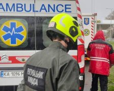 Порятунок на Оболоні: фахівці КАРС дістали травмованого чоловіка з глибокого колодязя