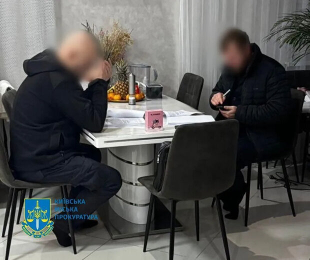 У Києві повідомлено про підозру екс-інженеру ДП, який підробляв документи про бронювання "ухилянтам"