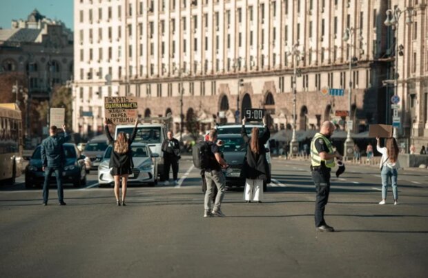 ДСНС спростували про перешкоди на Хрещатику під час хвилини мовчання