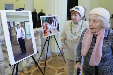 В столиці відкрились фотовиставки «Не забувайте про батьків» та «Активні люди золотого віку»