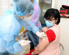В Україні відзначені перші побічні ефекти від вакцинації