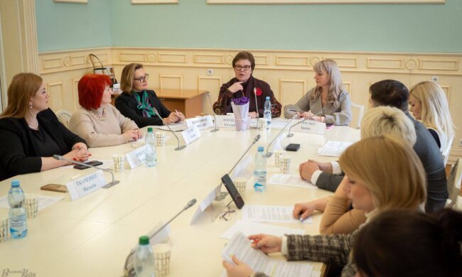 Світ без бар’єрів: у КМДА обговорили вільний вибір професій та подолання гендерних стереотипів