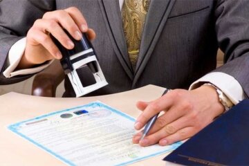 У Києві судитимуть чоловіка за масове підроблення COVID-тестів