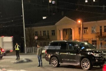 У Солом'янському районі водійка "Lexus" насмерть збила пішохода, який перебігав дорогу