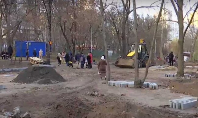 У Києві через протести призупинили будівництво дитячого майданчику