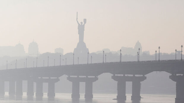 На Київ насувається туман
