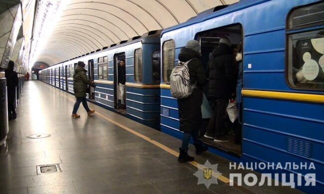 В метро Києва жінка намагалась вкрасти 5-річного хлопчика