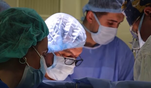 У Києві хірурги "Охматдиту" провели операцію зі збільшення об'єму грудної клітки