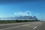 На Київщині горить промислове підприємство, залучили пожежний потяг - ДСНС