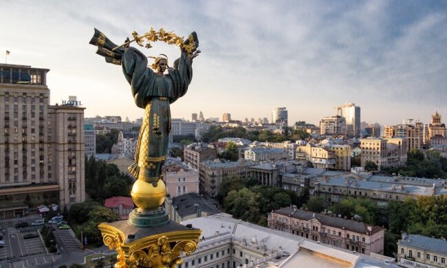 Київ на карантині: ранок в столиці з висоти пташиного польоту (відео)