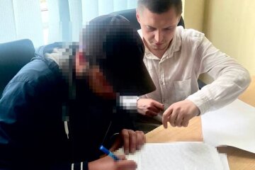 Жителю Києва, що вчиняв психологічне насильство над співмешканкою, повідомлено про підозру