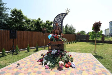 НА Київщині відкрили меморіал дітям, що загинули внаслідок війни з рф