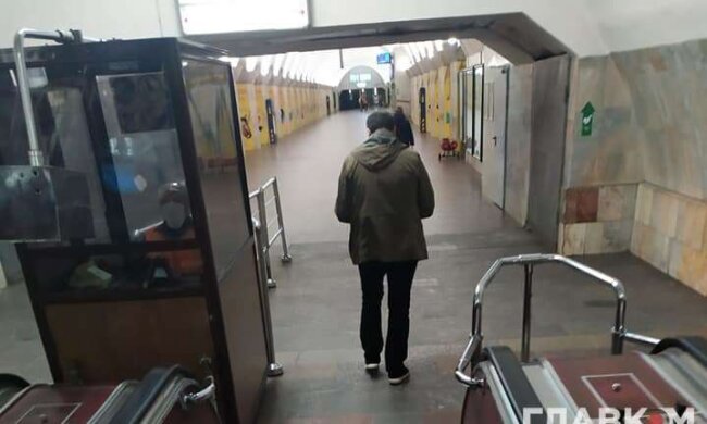 У неділю ввечері закриватимуться на вхід три станції київського метро