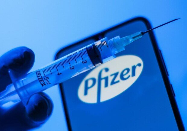 Українським політикам заборонено робити щеплення вакциною Pfizer