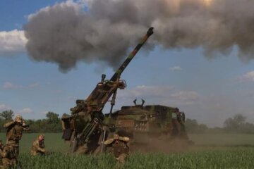 Франція планує передати Україні бронетранспортери й гаубиці Caesar