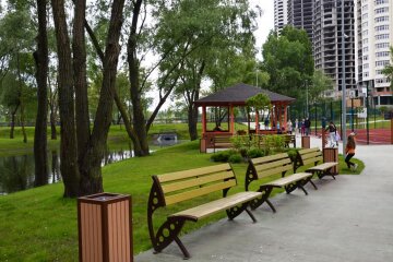 Чудове місце відпочинку біля озер: на Троєщині відкрили парк з водними об’єктами (фото)