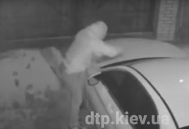 Опубліковано відео підпалу автомобіля депутата Київради Георгія Зантарая