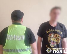 У Києві затримали чоловіка, який побив 6 авітвок на Оболоні, включаючи військову