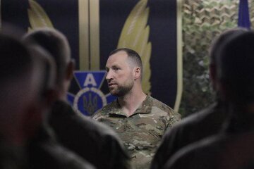 Спецпризначенець зі стажем: Євгеній Хмара розпочав шлях у підрозділі «Омега» Нацгвардії, а з 2011 року присвятив себе службі в елітному Центрі спецоперацій «А» СБУ.