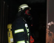 У київській квартирі після пожежі знайшли тіло людини, яка загинула від ножових поранень