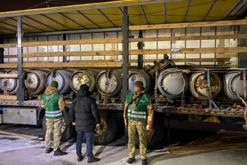 В Київській області прикордонники блокували схему реалізації комерційного товару під виглядом гумдопомоги