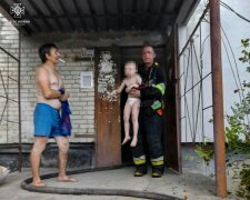 У Бородянці з палаючої квартири врятували матір і дитину
