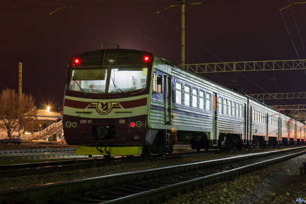 Київська міська електричка зупинила рейси