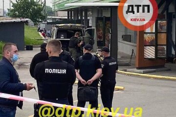 Київський торговий центр евакуювали через предмет, схожий на вибуховий пристрій