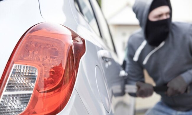 У киянина викрали машину, погрожуючи пістолетом (відео)