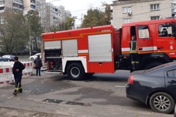 Швидкі, вибух газу та постраждалі: надзвичайна подія у Києві (фото, відео)
