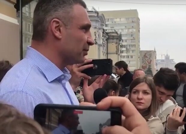 Лікувати хворих нікому: Кличко поскаржився на брак лікарів у Києві (відео)