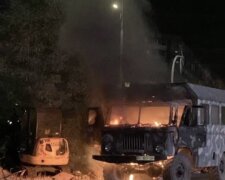У Києві вночі горіла вантажівка (відео)