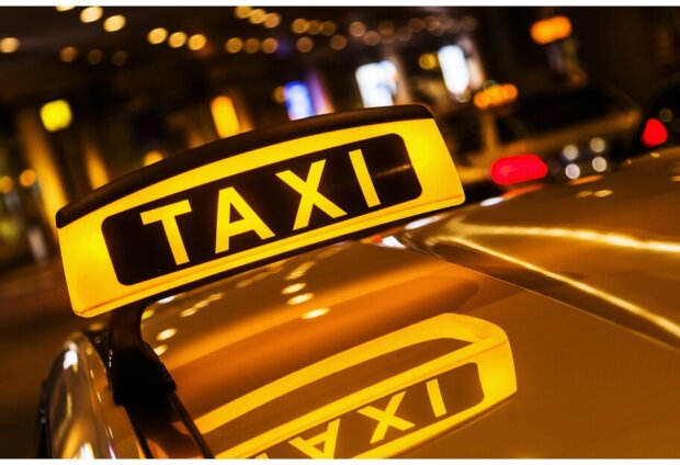 У Києві таксист вкрав у клієнта 45 тисяч гривень (відео)