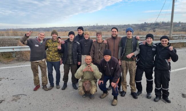 Обмін полоненими — Україна повернула з полону 107 військових (відео)