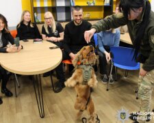 Собаки, як ліки для поранених сердець: як поліцейські пси підтримали молодь МДУ у стресі