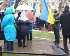 У Києві противників підвищення тарифів на комуналку не пустили під стіни ОП (відео)