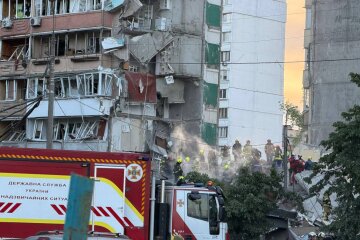 Удар по багатоповерхівці в Дарницькому районі: кількість жертв зросла до п’яти осіб, серед загиблих — 12-річна дитина