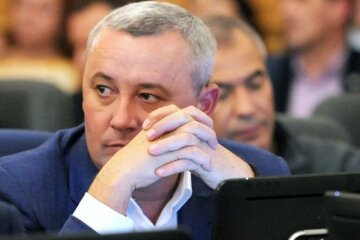 Вперше в історії України парламентарію оголосили підозру в кнопкодавстві