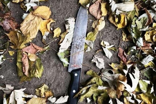 У Києві хлопець накинувся з ножем на своїх родичів